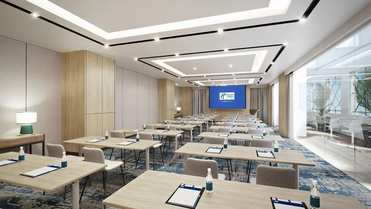 Holiday Inn Express & Suites Singapore Novena, An Ihg Hotel